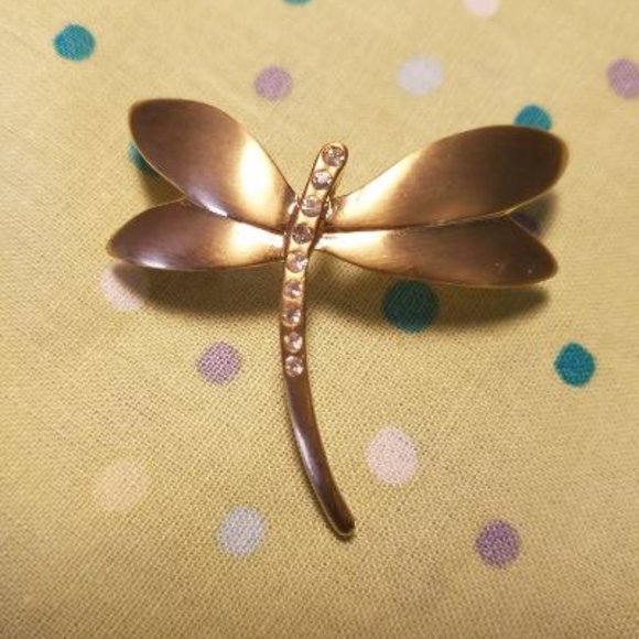 Jewelry - Gold color Dragonfly pin